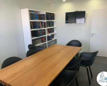 חדר ישיבות של משרד להשכרה במגדלי שקל תל אביב
