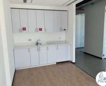 מטבחון של משרד להשכרה במגדל אלקטרה סיטי תל אביב