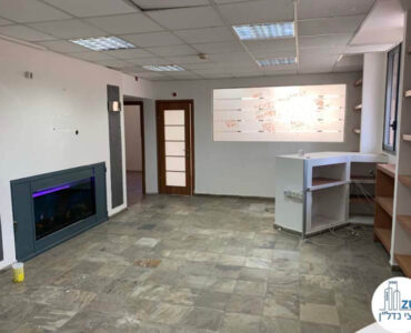 רחבת כניסה של משרד להשכרה בשכונת מונטיפיורי תל אביב