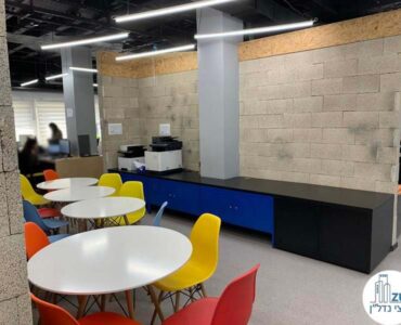 פינת אוכל של משרד להשכרה במתחם שרונה תל אביב