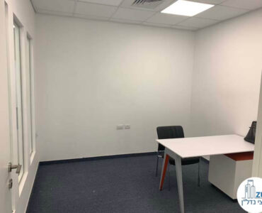 חדר של משרד להשכרה במגדל השחר גבעתיים