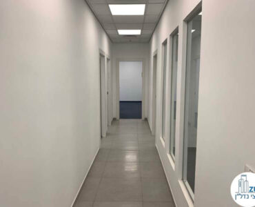 מסדרון של משרד להשכרה במגדל השחר גבעתיים