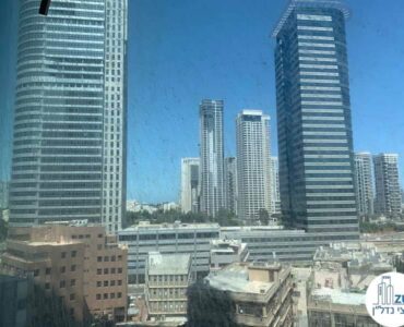 נוף מחלון של משרד להשכרה ברמת מעטפת במגדל ספיר רמת גן