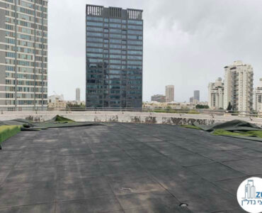 מרפסת של משרד להשכרה לחברות הייטק במתחם בית המשפט תל אביב