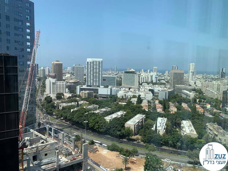 נוף מחלון של משרד להשכרה עם נוף לים במגדל רסיטל תל אביב