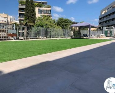 מרפסת של משרד להשכרה עם מרפסת במתחם שרונה תל אביב