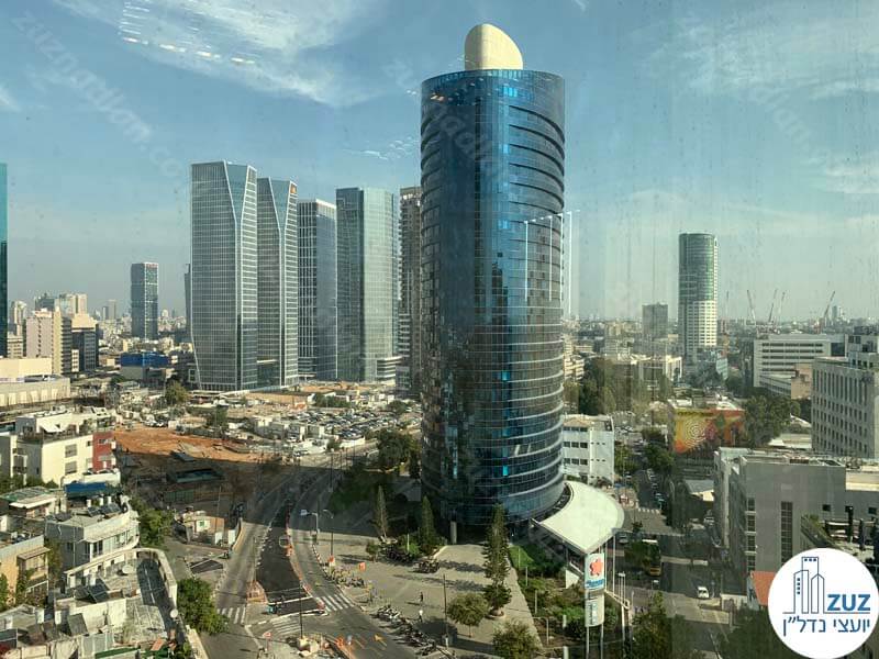 נוף למגדל סונול מחלון של משרד להשכרה במגדל לוינשטיין בתל אביב