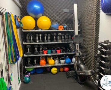 משקולות של סטודיו של לקוח מרוצה בשכונת מונטיפיורי תל אביב