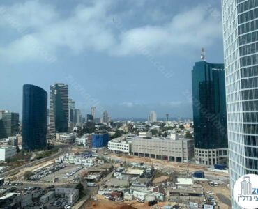 נוף לים מחלון של משרד להשכרה במגדל סקי טאוור בתל אביב