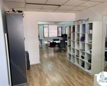 פינת כניסה של משרד להשכרה בשכונת מונטיפיורי תל אביב