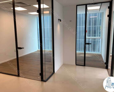 כניסה לחדרים של משרד להשכרה במגדל אקרו בתל אביב
