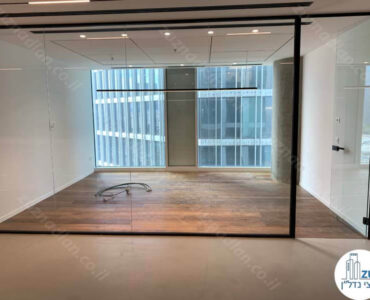 חדר ישיבות של משרד להשכרה במגדל אקרו בתל אביב