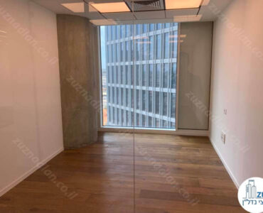 חדר של משרד להשכרה במגדל אקרו בתל אביב