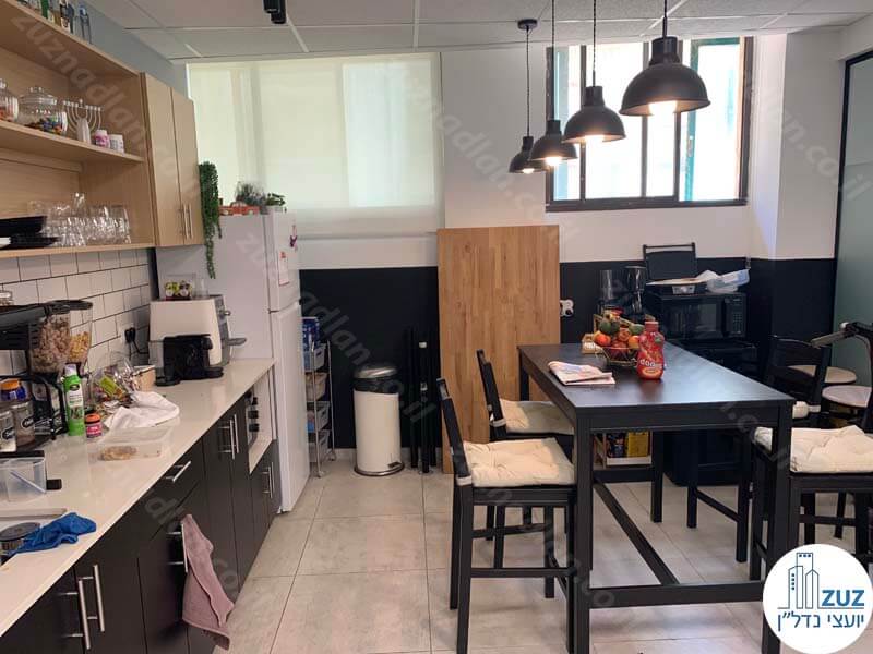 מטבחון של משרד להשכרה בבורסה רמת גן