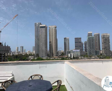 גג של משרד להשכרה לחברות הייטק במתחם הבורסה רמת גן