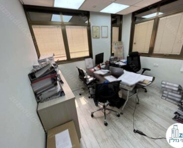 חדר עבודה של משרד להשכרה בשדרות יהודית שכונת מונטיפיורי