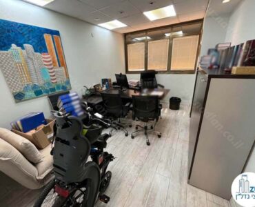 חדר של משרד להשכרה בשדרות יהודית שכונת מונטיפיורי