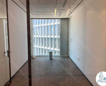 חדר של משרד להשכרה 181 מר במגדל אקרו תל אביב