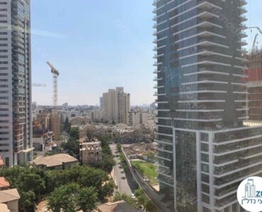 נוף מחלון של משרד למכירה במגדלי התאומים רמת גן
