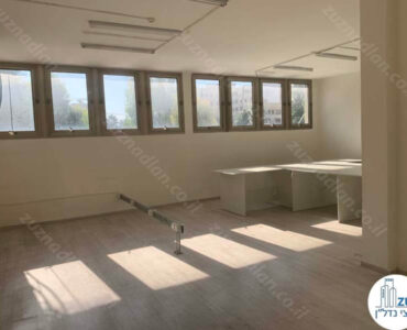 אופן ספייס של בניין עצמאי להשכרה ליד רכבת השלום בתל אביב