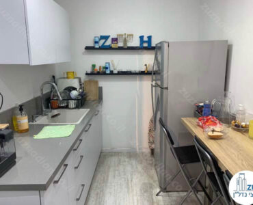 מטבחון של משרד להשכרה 138 מר במגדל נצבא תל אביב