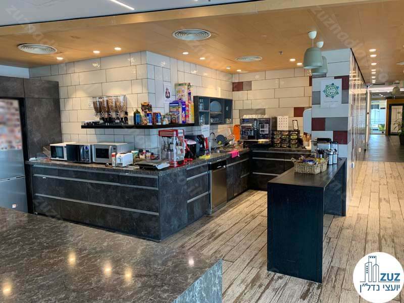 מטבח של קומה שלמה להשכרה במגדל השחר גבעתיים