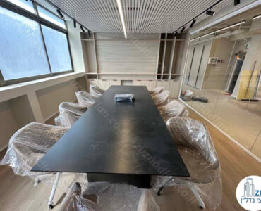 חדר ישיבות של משרד להשכרה 365 מר בציר מנחם בגין תל אביב