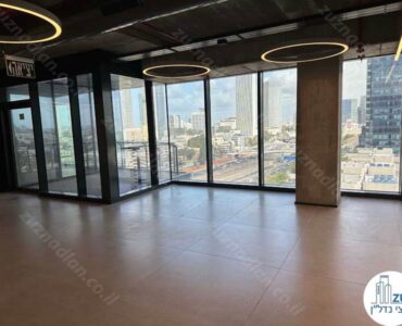רחבת כניסה של משרד להשכרה 290 מר במגדל סוזוקי תל אביב