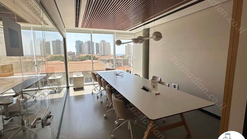 חדר ישיבות של משרד 800 מר להשכרה להייטק במתחם רוטשילד בתל אביב