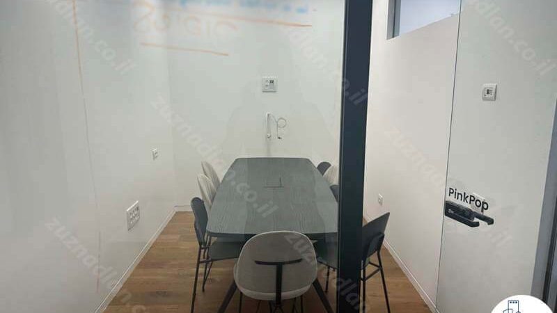 חדר ישיבות של משרד להשכרה 160 מר להייטק במגדל מידטאון תל אביב