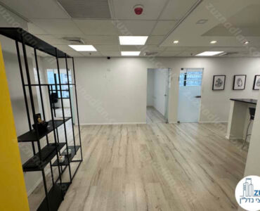 רחבת כניסה של משרד להשכרה 200 מר בבית שאפ רמת גן