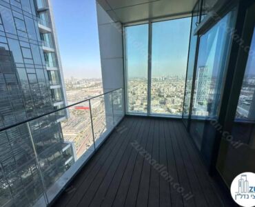 מרפסת של משרד להשכרה בקומה גבוהה במגדל לייף בבני ברק