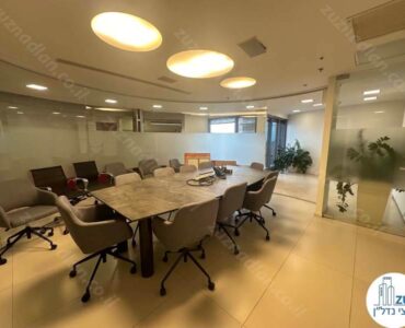 חדר ישיבות של משרד להשכרה לעורכי דין 670 מר במגדל פלטינום בתל אביב