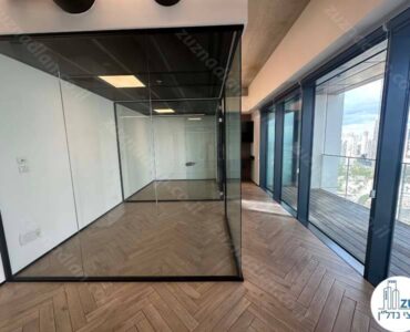 חדר של משרד להשכרה 96 מר עם מרפסת במגדל רסיטל בתל אביב