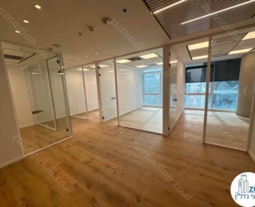 רחבת כניסה של משרד חדש להשכרה 100 מר במגדל לייף במתחם בסר
