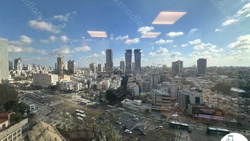 נוף מחלון של משרד להשכרה 282 מר במגדלי הארבעה במתחם שרונה תל אביב