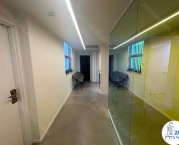 מסדרון של משרד להשכרה להייטק 483 מר בבניין משרדים במתחם שרונה בתל אביב