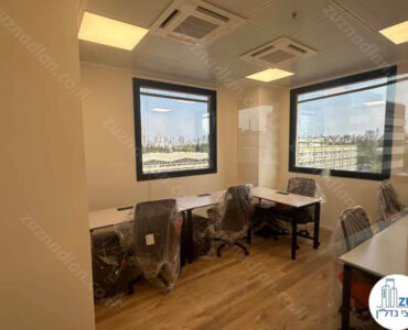 חדר של משרד חדש להשכרה 550 מר בבניין משרדים בציר יגאל אלון בתל אביב