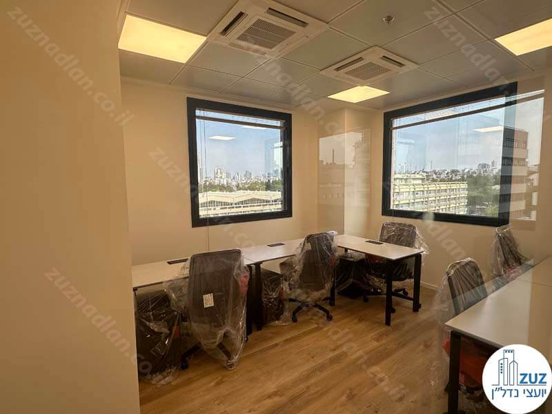 חדר של משרד חדש להשכרה 550 מר בבניין משרדים בציר יגאל אלון בתל אביב