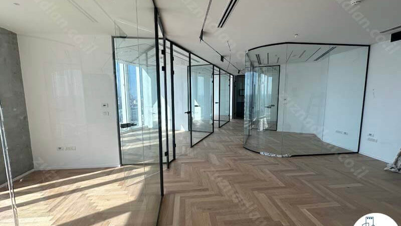 כניסה לחדרים של משרד להשכרה 147 מר במגדל סקי טאוור בתל אביב