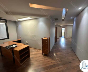 רחבת כניסה של משרד להשכרה לעורכי דין בבית אגיש רבד בתל אביב