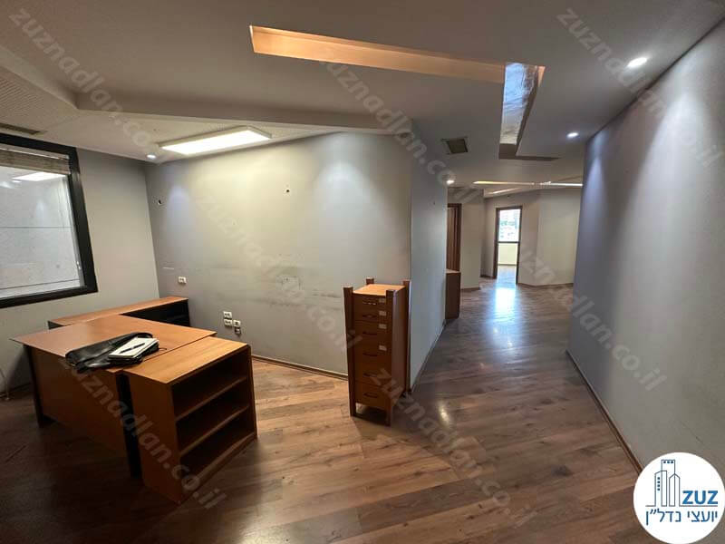 רחבת כניסה של משרד להשכרה לעורכי דין בבית אגיש רבד בתל אביב