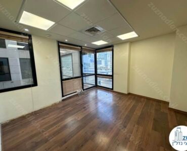 חדר פינתי של משרד להשכרה לעורכי דין בבית אגיש רבד בתל אביב