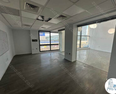 חדר גדול של משרד 465 מר להשכרה בסמוך למגדלי עזריאלי בתל אביב