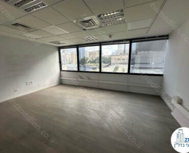 חדר ישיבות של משרד 465 מר להשכרה בסמוך למגדלי עזריאלי בתל אביב