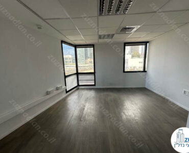חדר של משרד 465 מר להשכרה בסמוך למגדלי עזריאלי בתל אביב