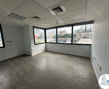 חדר פינתי של משרד 465 מר להשכרה בסמוך למגדלי עזריאלי בתל אביב