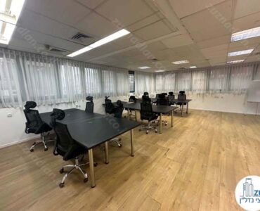 אופן ספייס עם עמדות עבודה של משרד להשכרה להייטק בבית קליפורניה תל אביב