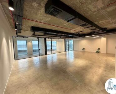 רחבת כניסה של משרד להשכרה 205 מר במגדל דה וינצי במתחם שרונה תל אביב