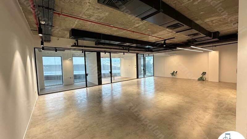רחבת כניסה של משרד להשכרה 205 מר במגדל דה וינצי במתחם שרונה תל אביב